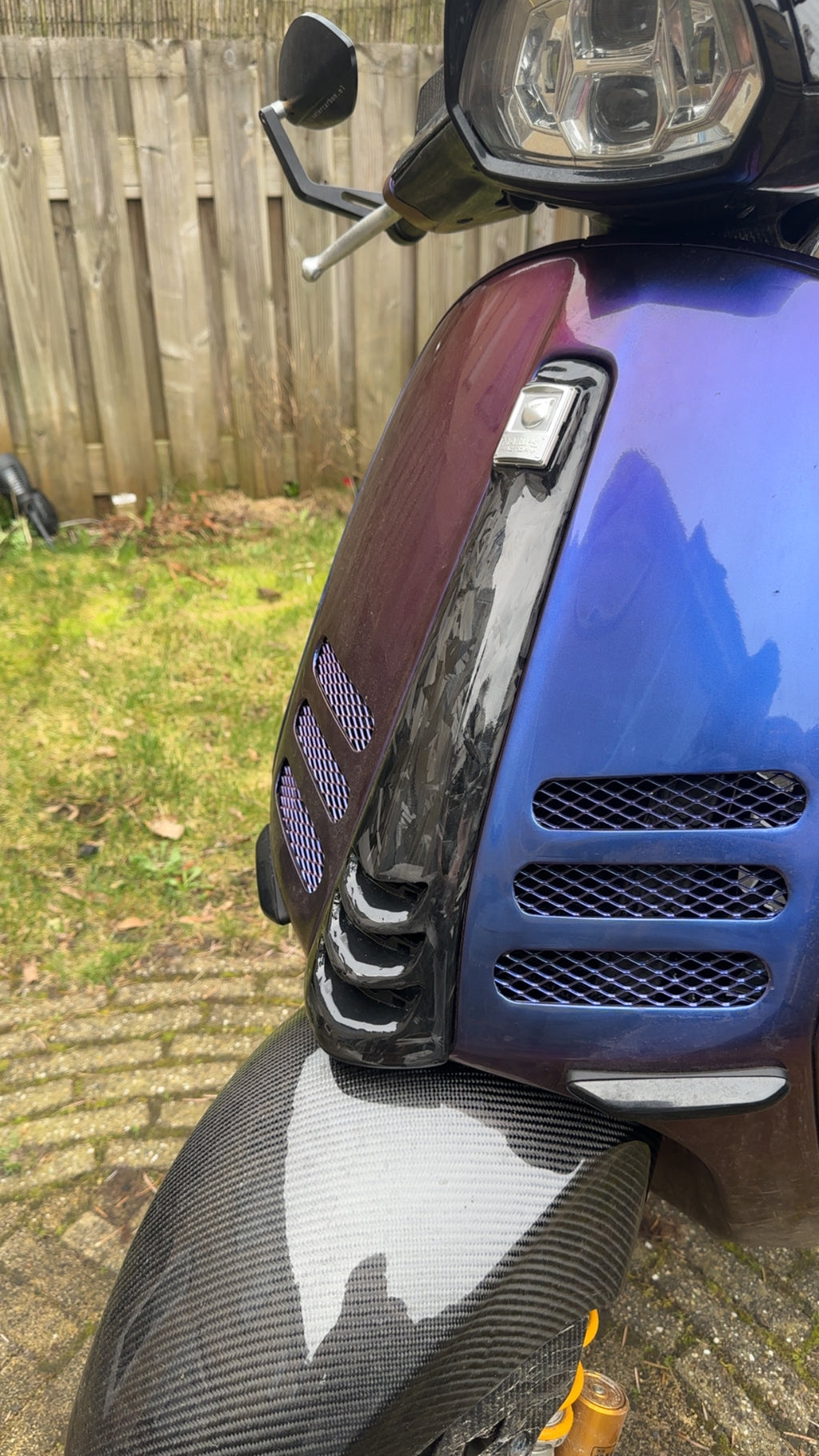 Vespa forged claxonneus